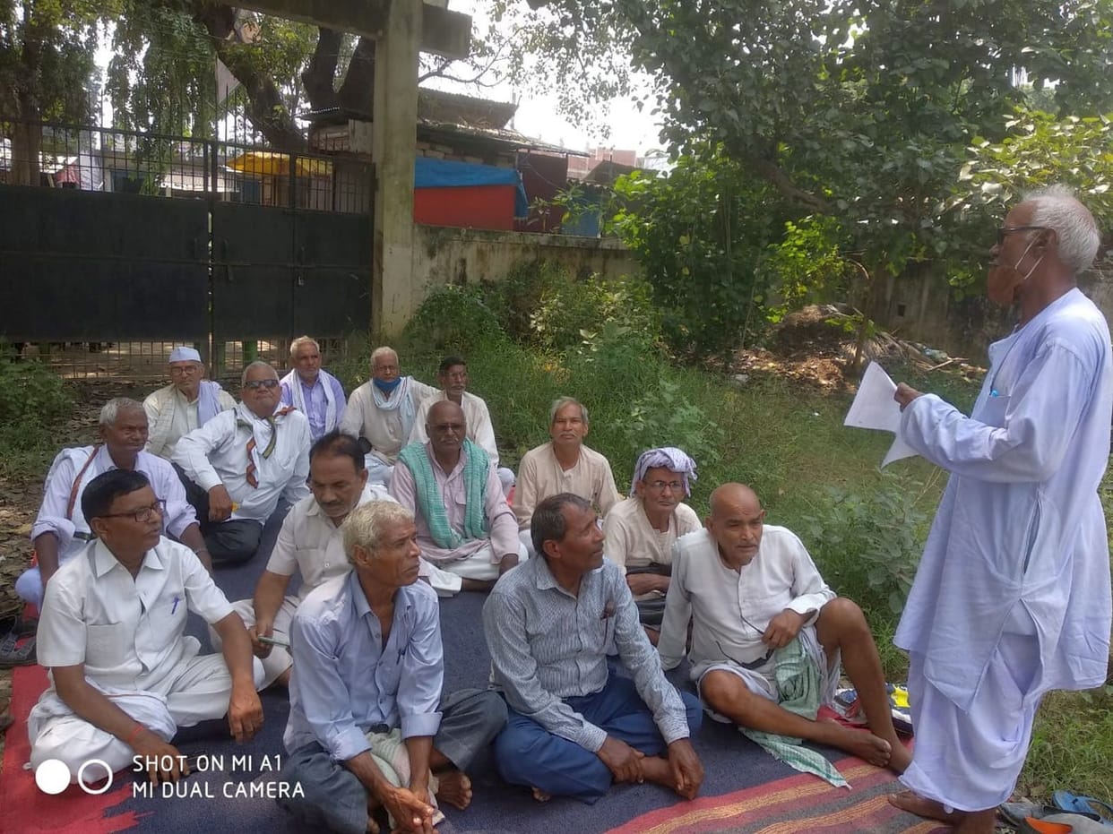 Retired teachers protest