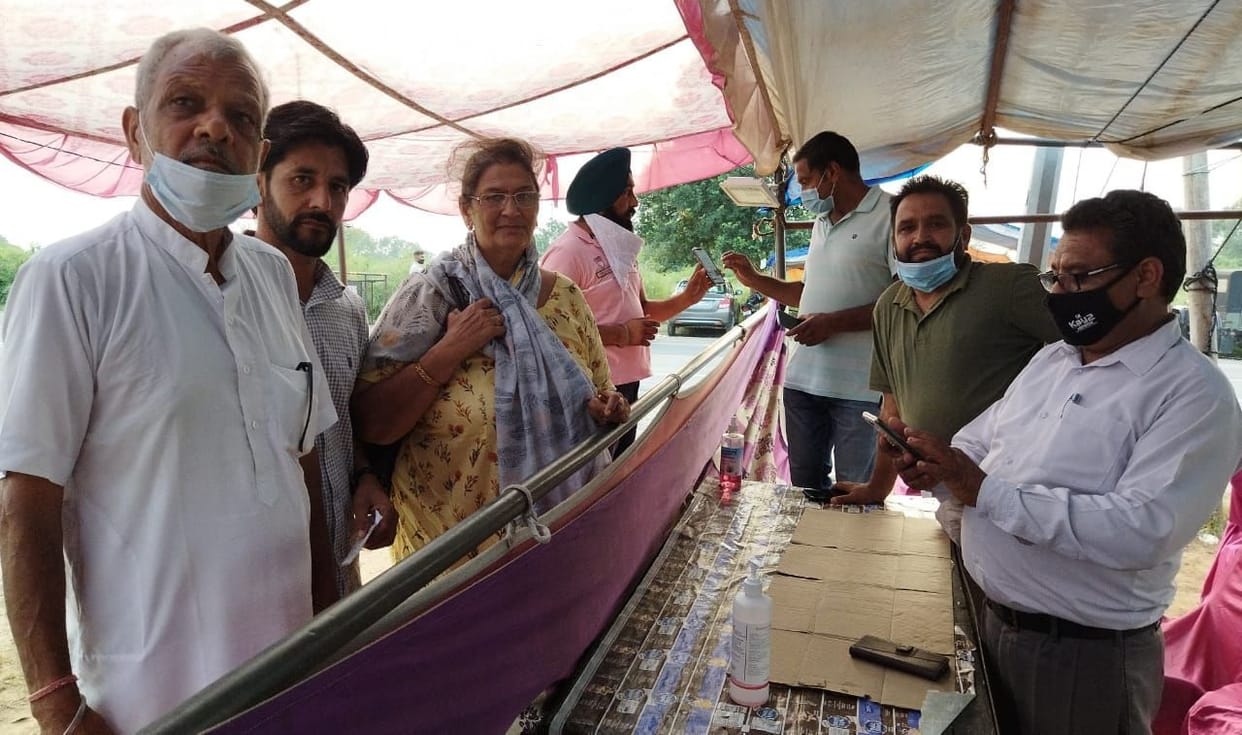 Crowd of people visiting Himachal on weekends