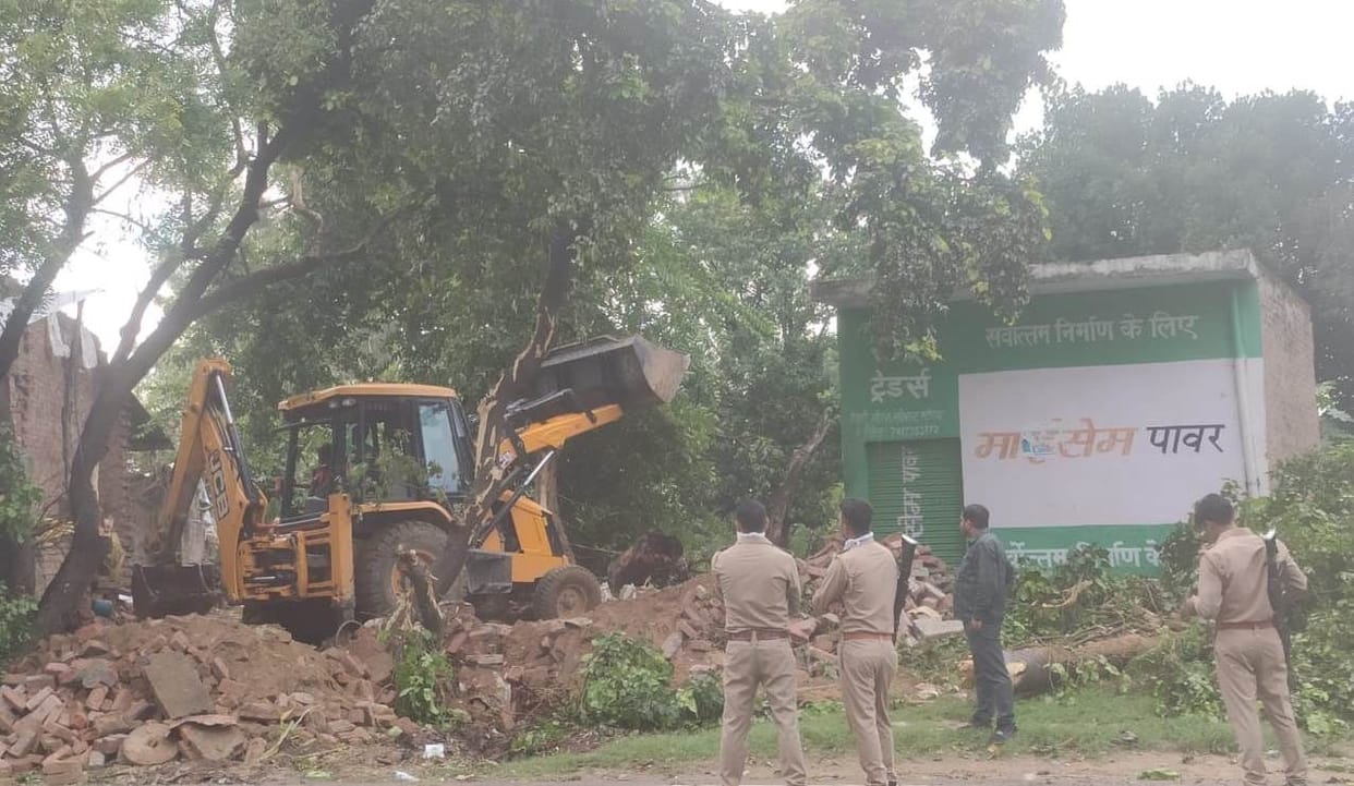 encroachment collapse in disputed land