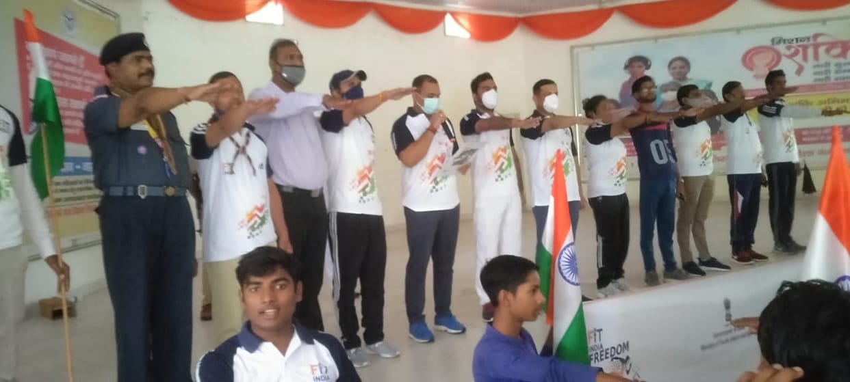 250 youths run in district level Fit India Freedom Run