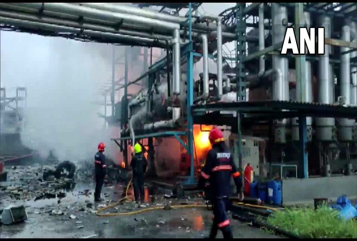 Maharashtra Fire breaks out at Jakharia textile factory four injured