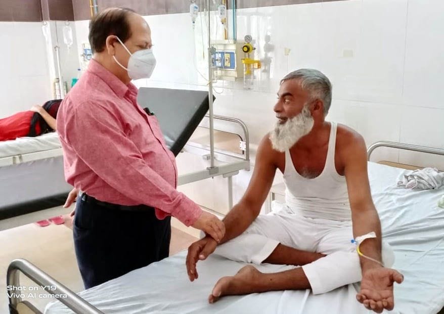 Men found admitted in Gyani ward, CMS's mercury rises