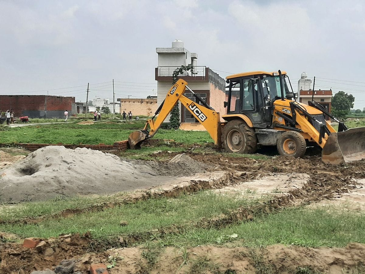 Chief Minister Flying Squad demolished illegal constructions