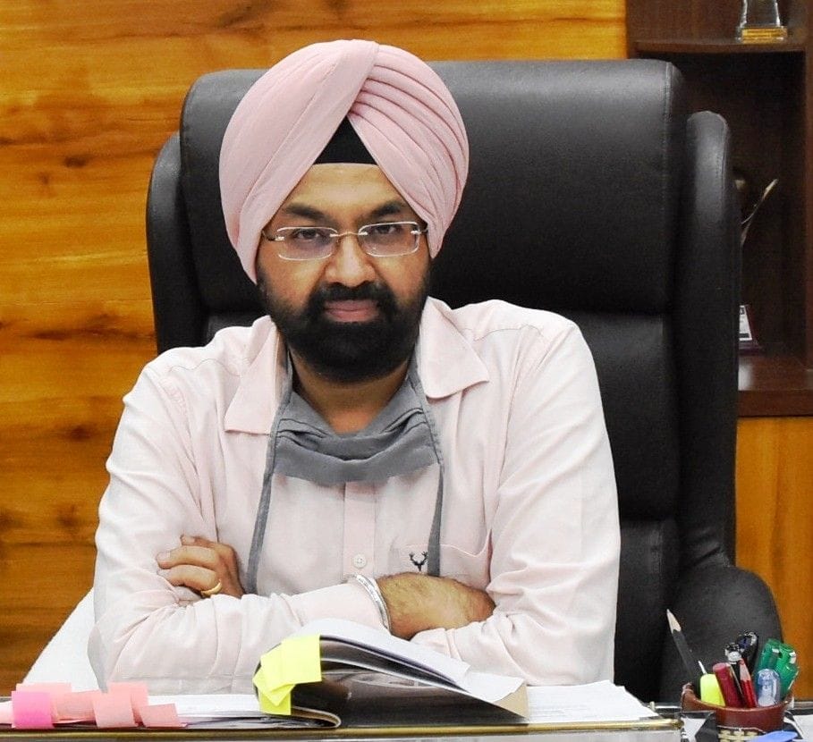 RS Dhillo take charge of Bhiwani DC, he spoke that i will work with cooprtion of people
