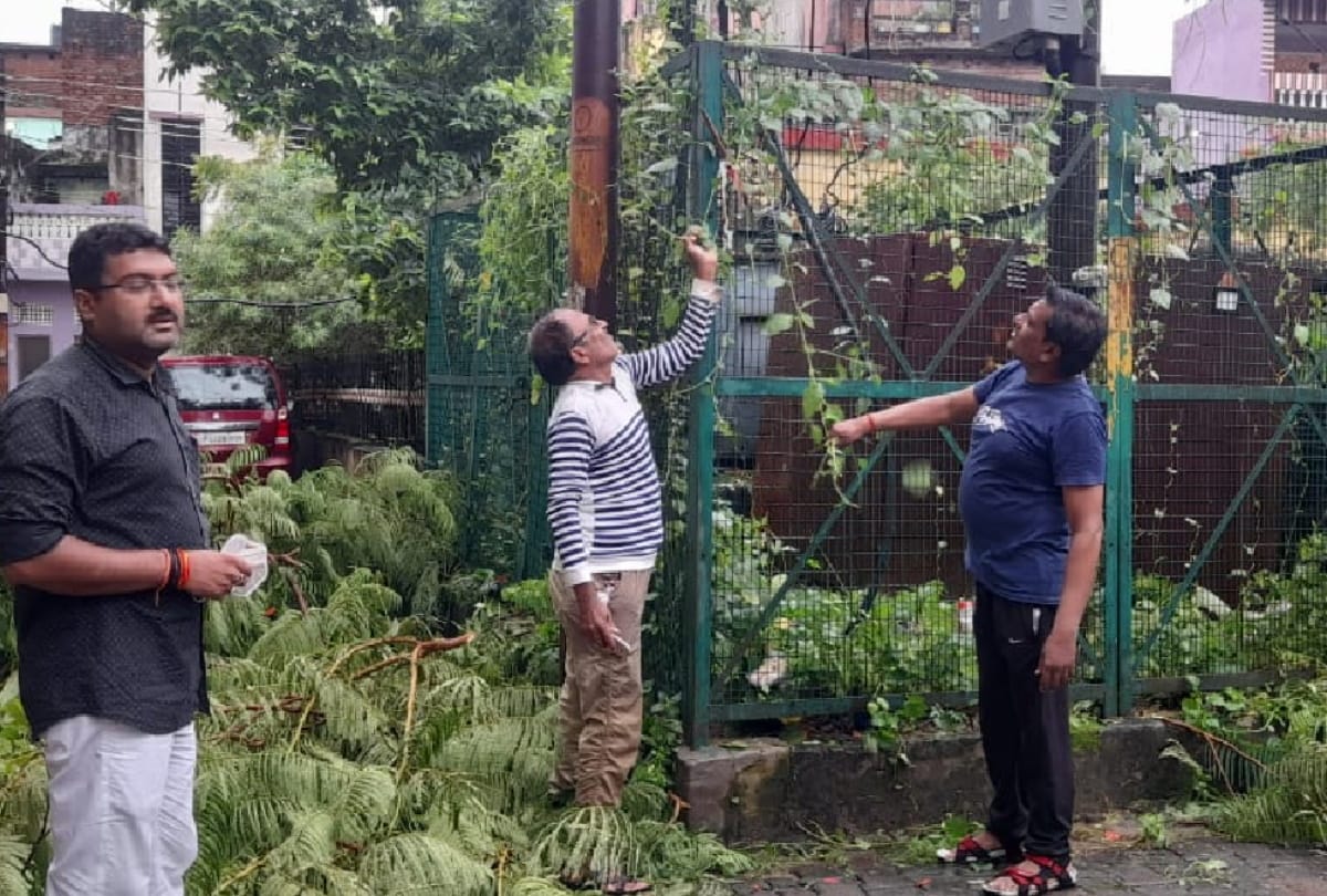 power failure in many areas of city amid rain In Gorakhpur