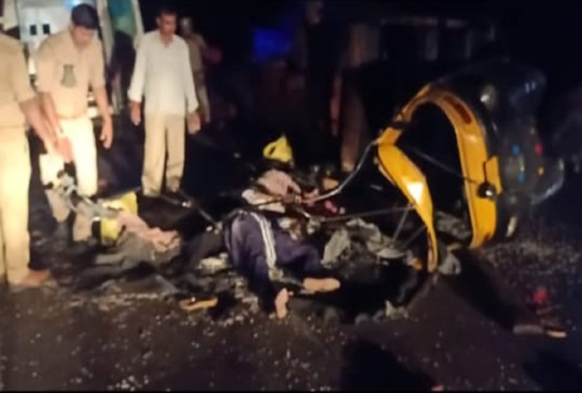 Major road accident in Shrawasti many died and injured CM Yogi takes cognizance