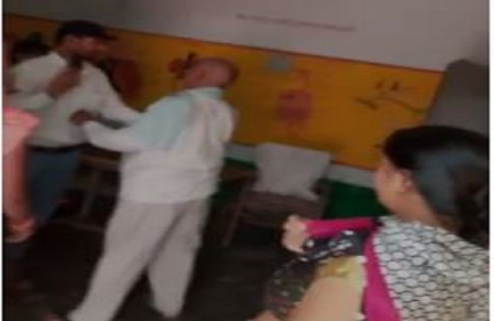 teacher misbehave and indecency with femal headmaster in azamgarh demanded action against  accused