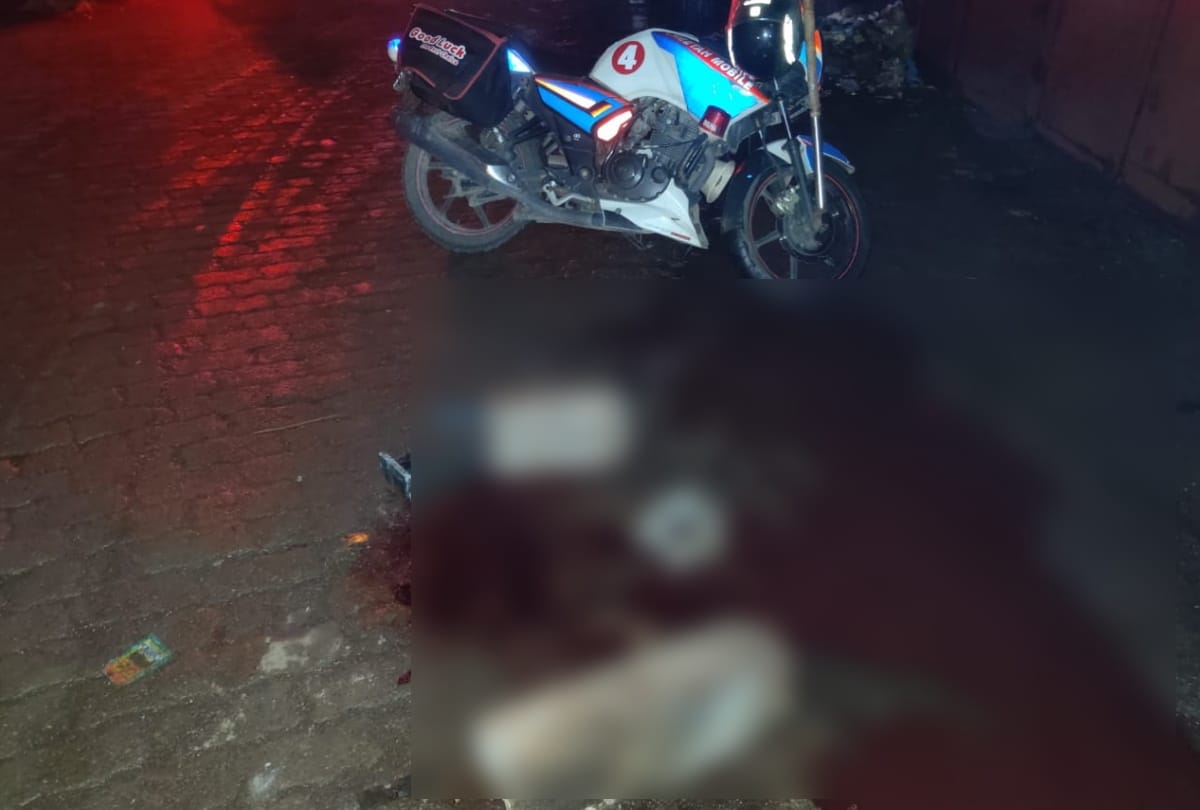 Ghaziabad elder brother slit throat of younger from sword in property dispute ran away by flashing sword police trying to catch accused