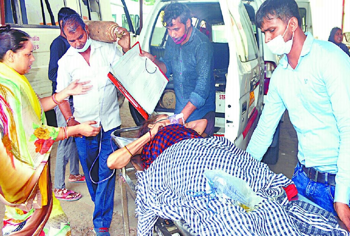 Oxygen plant did not work properly in sn medical college agra