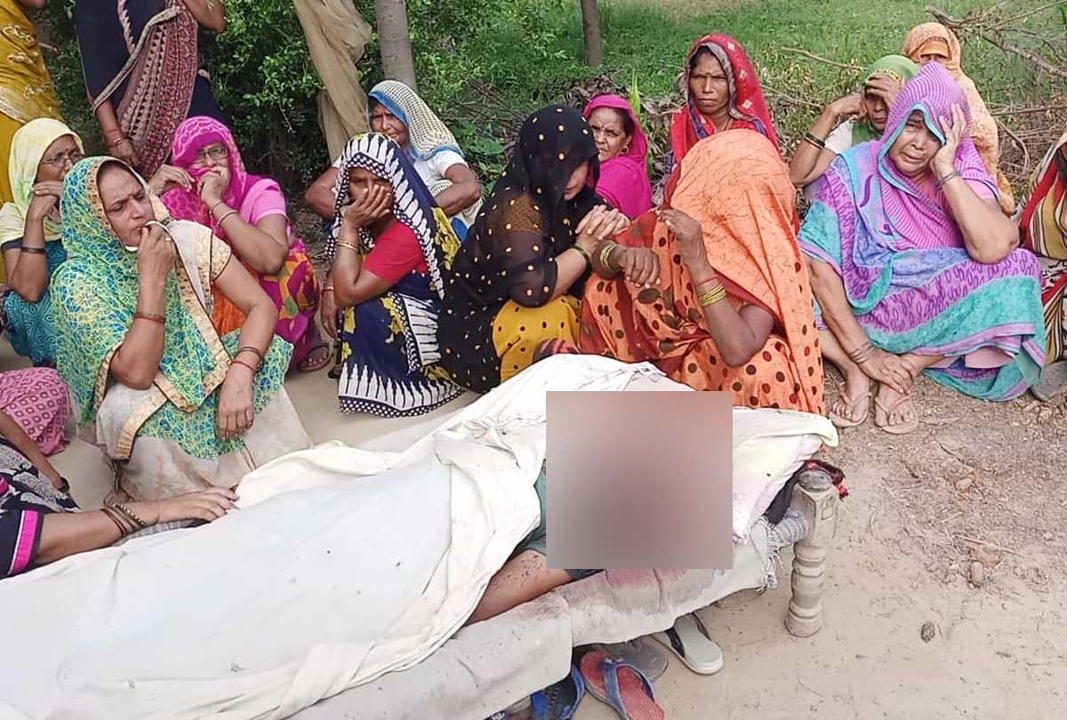 Killing of a sleeping farmer in Bilhaur, Kanpur countryside, several blows to the head with an ax