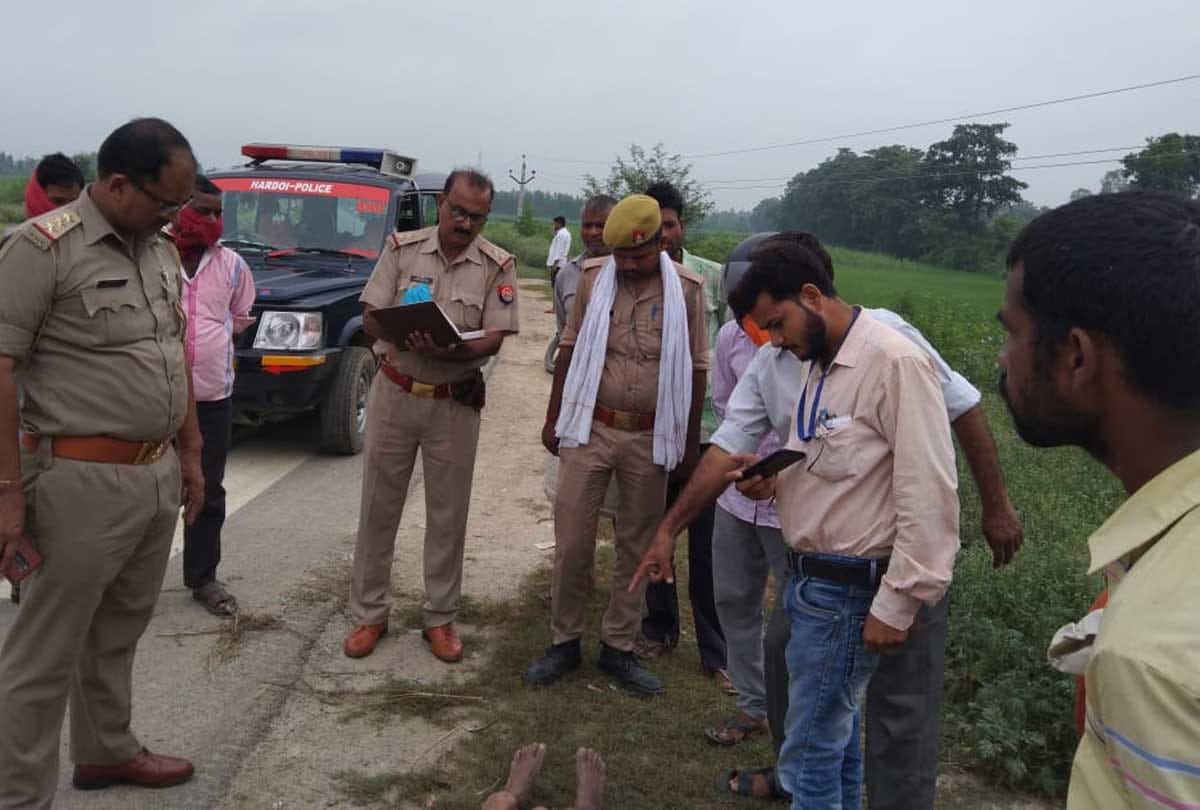 Hardoi: Panic spread due to the dead body of a young man on the roadside