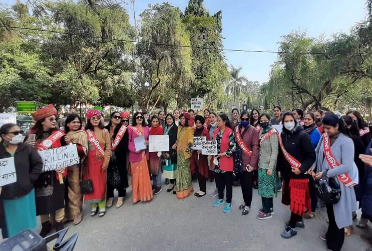 umang group: dehradun 15 girls social work praised by everyone