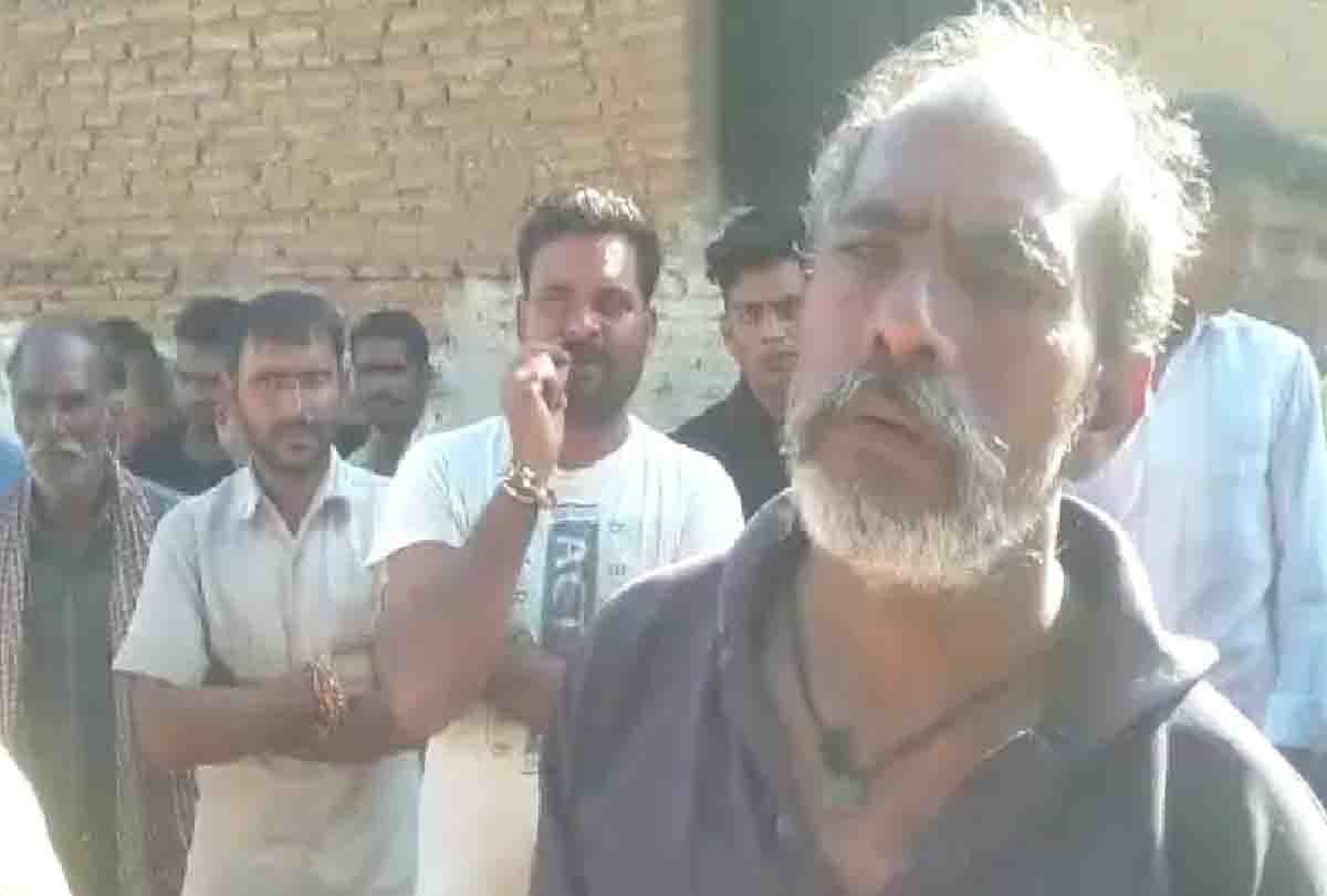 20 dogs died after eating poisonous rotis in Mahoba