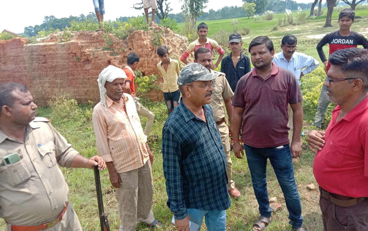 leopard see in village