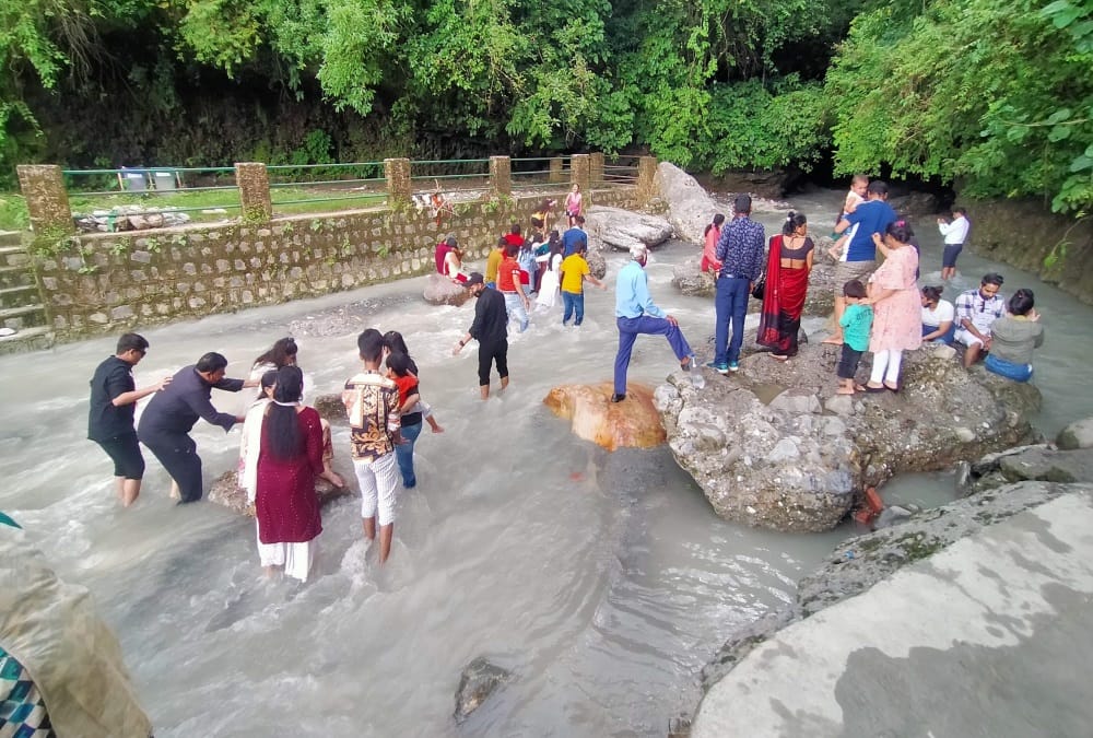 Uttarakhand News: Tourist Huge Crowd in dehradun and Nainital Tourist Places on Weekends photos