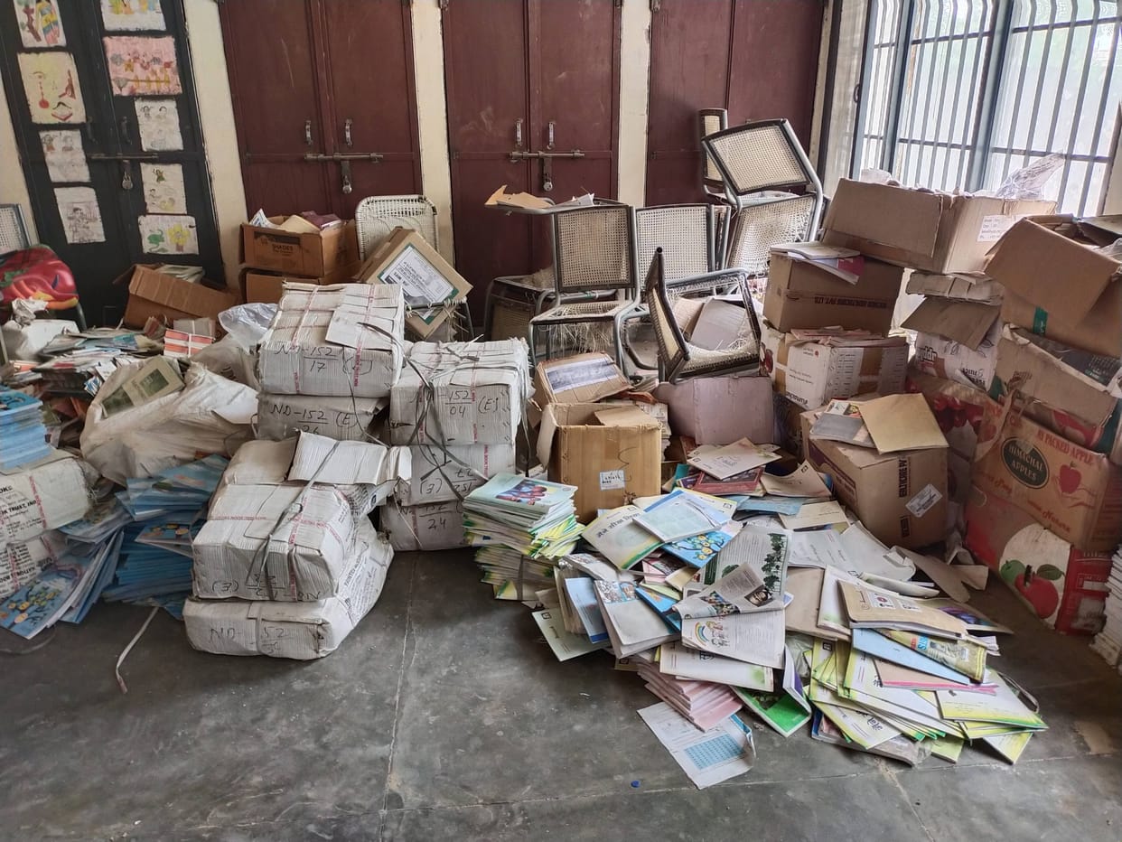 6 months passed in the hope of books, books were not received, no amount came