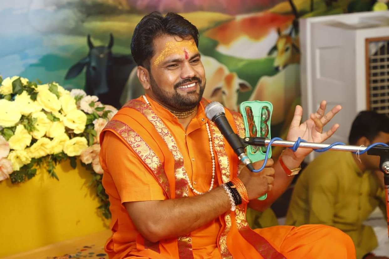 Service to parents is the best sacrifice of life: Achal Shastri