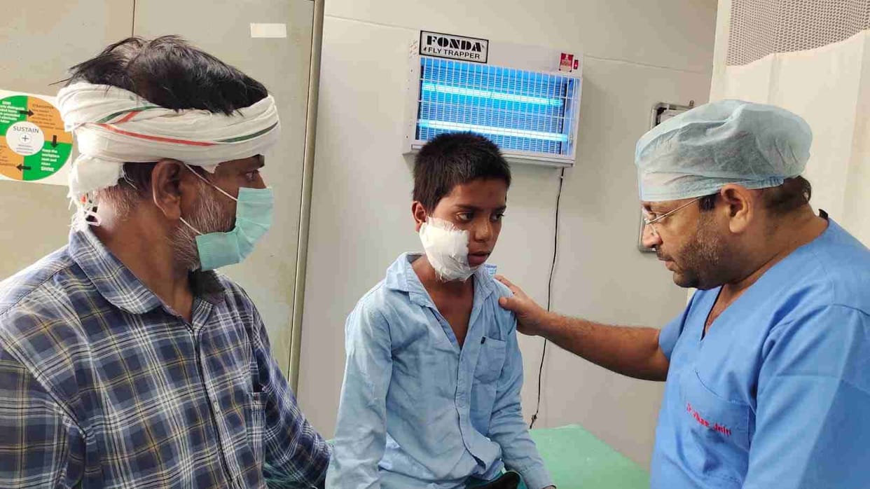 After 6 hours of operation, doctors saved the life of the teenager