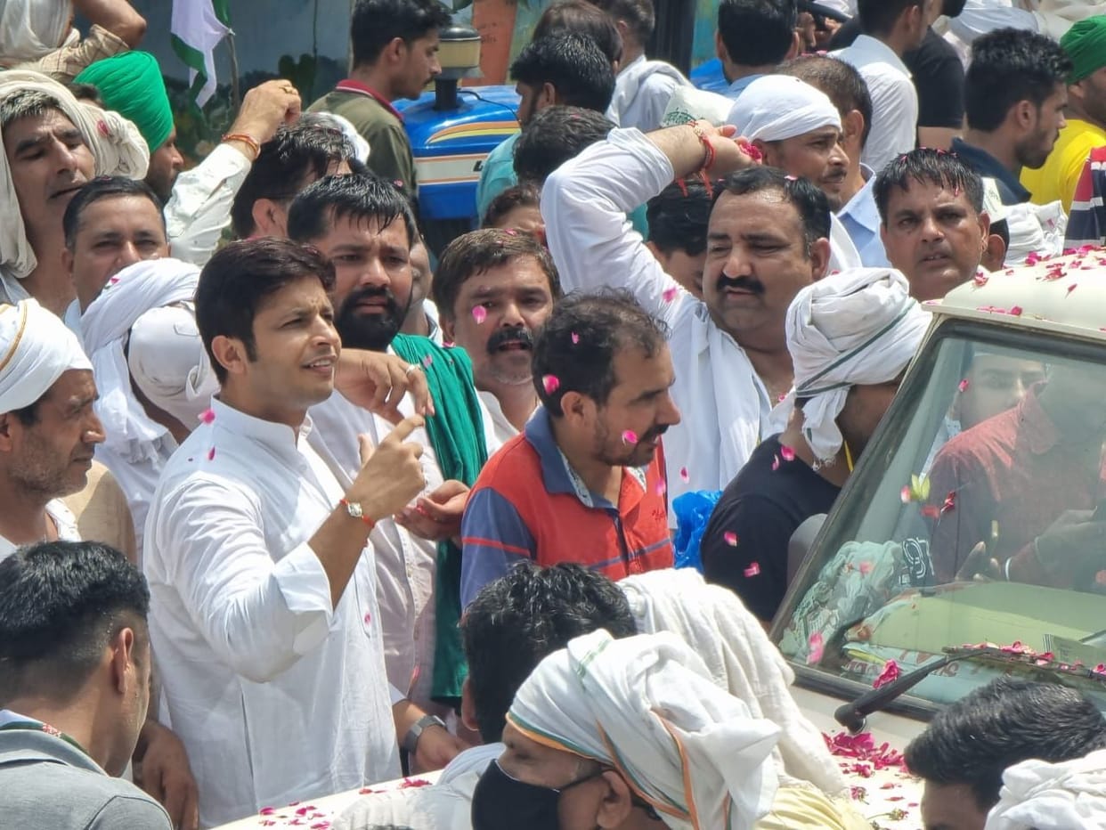 Kisan Mahapanchayat : Political parties groped the pulse of farmers by serving