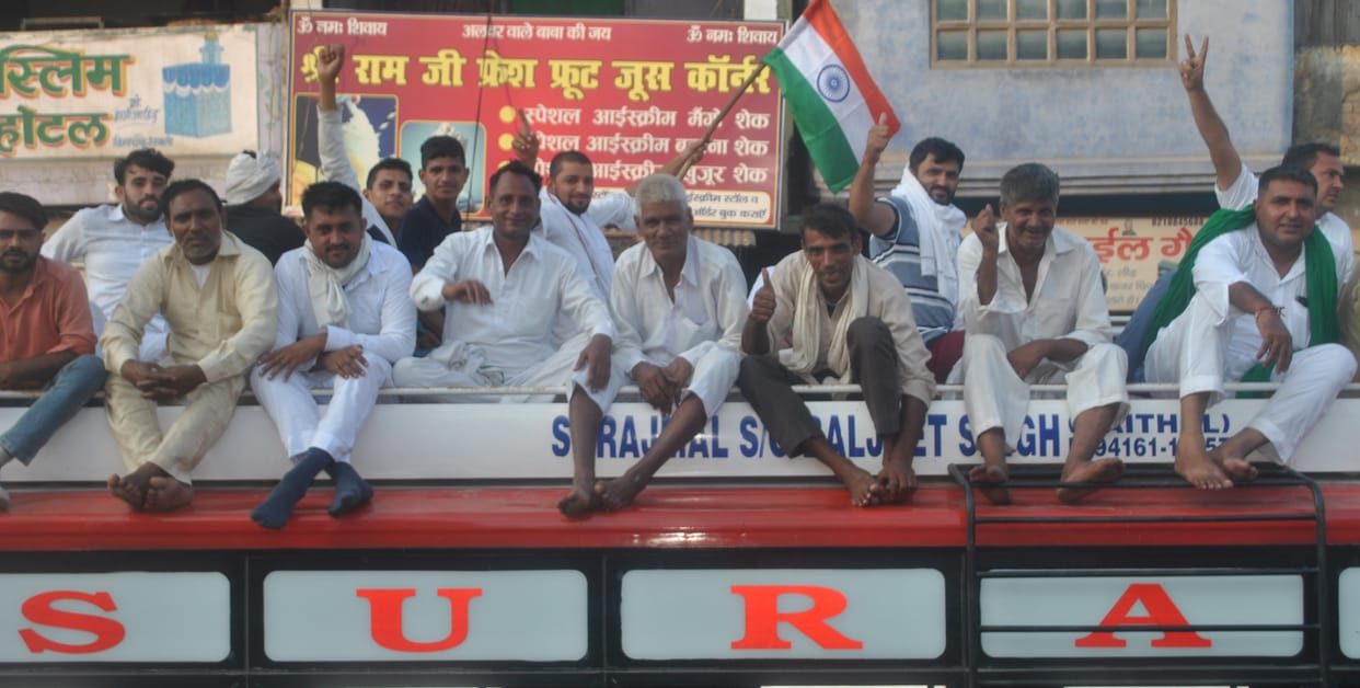 The process of returning farmers continued till the evening