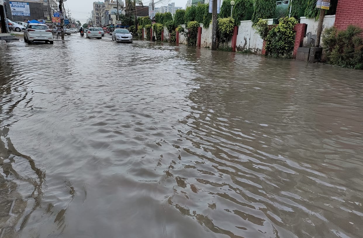 One hour of rain....the roads of VIP road submerged in water