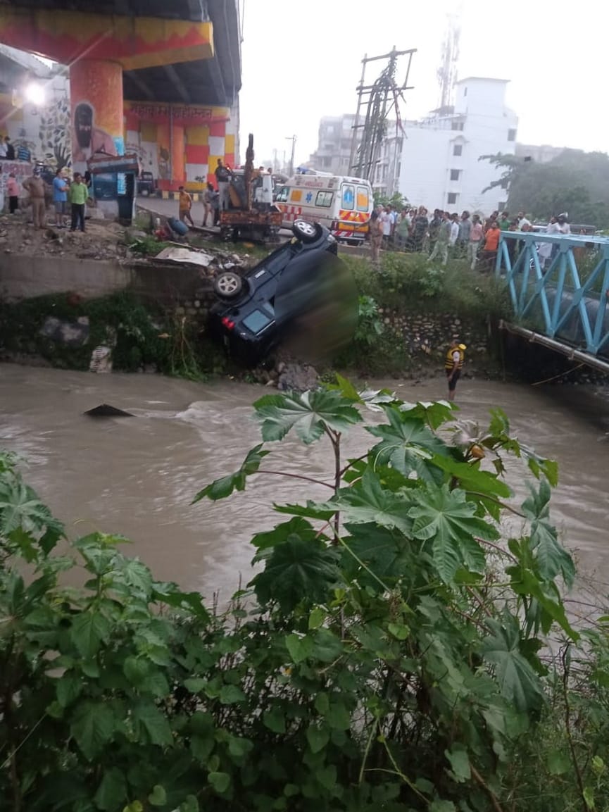 uttarakhand news: two noida tourist drown in rishikesh, panipat tourist vehicle fell into gangnahar watch photos
