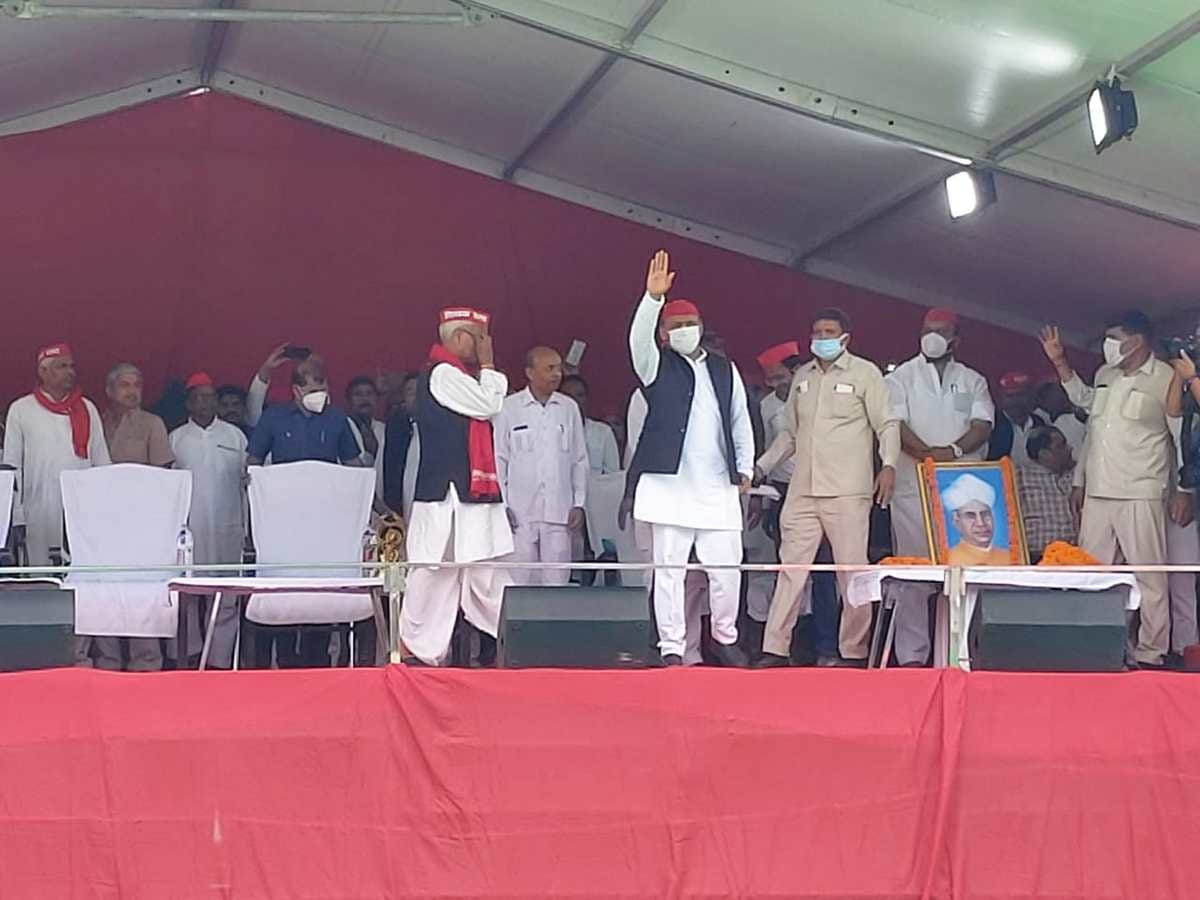 Akhilesh Yadav targeted BJP government said Yogi government is only inaugurating and laying foundation stone of Samajwadi Party projects in Bhadohi