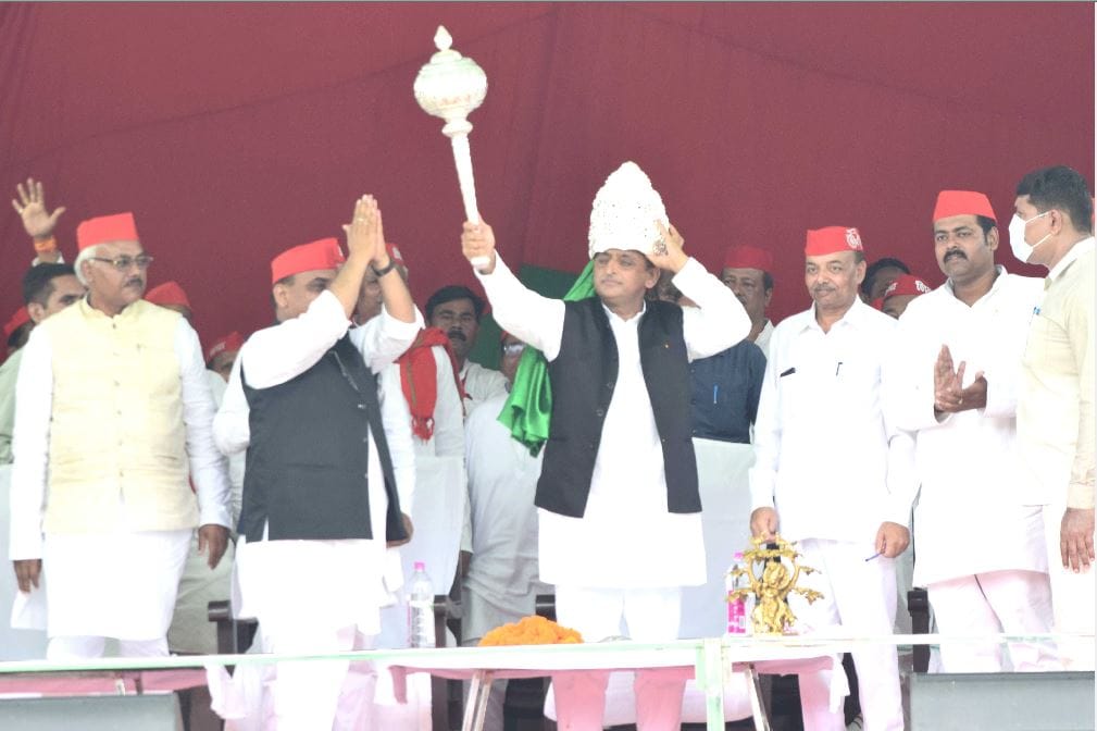Akhilesh Yadav visit Bhadohi Samajwadi party supremo target cm yogi and BJP govt amid up election 2022