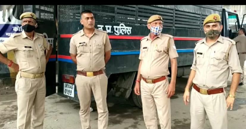Vehicles of farmers kept running all day long on the highway