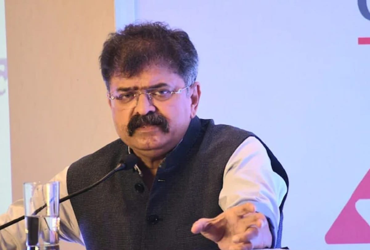 maharashtra minister shared video of motorcycle rally and Twitter users angry