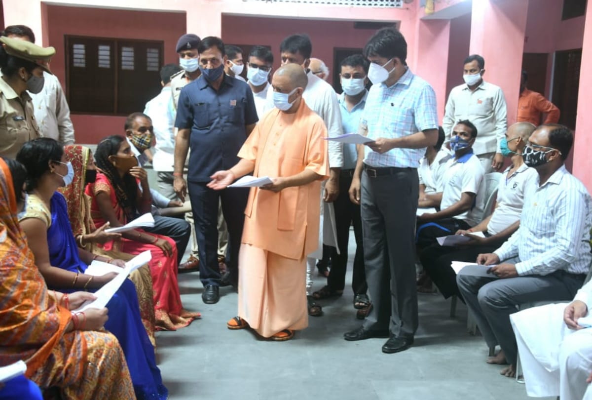 CM Yogi listened to people complaint in janta darbar of Gorakhnath temple