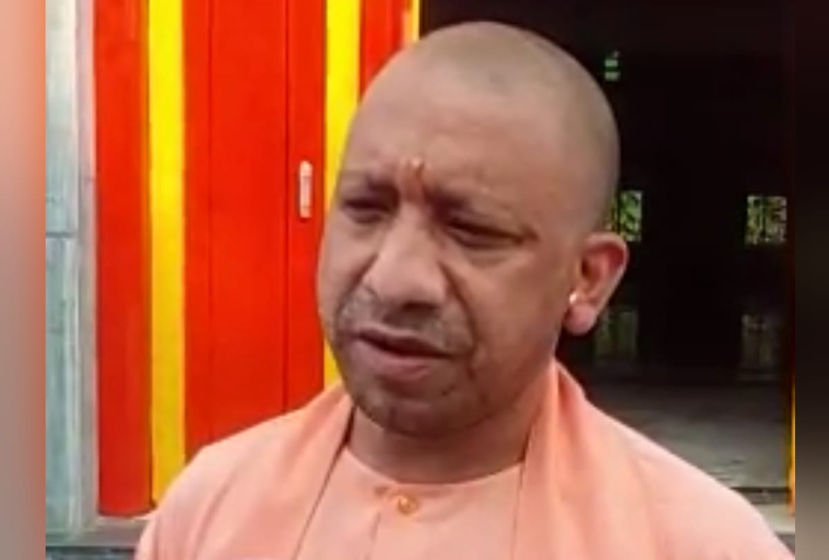 CM Yogi Adityanath launched cleanliness campaign which will run till September 12 in Gorakhpur