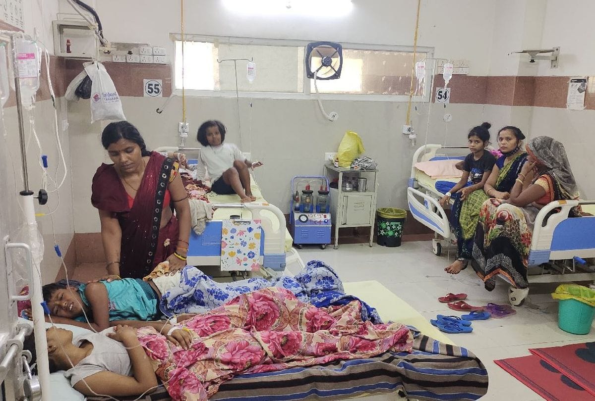 Viral Fever in Firozabad News: Fever Patients In Firozabad Village Live Report