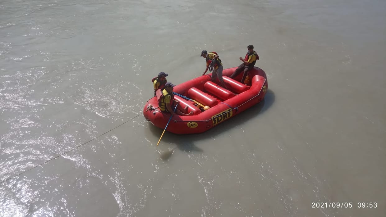 Bareilly tourist drowning in Ganges at Neem Beach Rishikesh Uttarakhand news in hindi