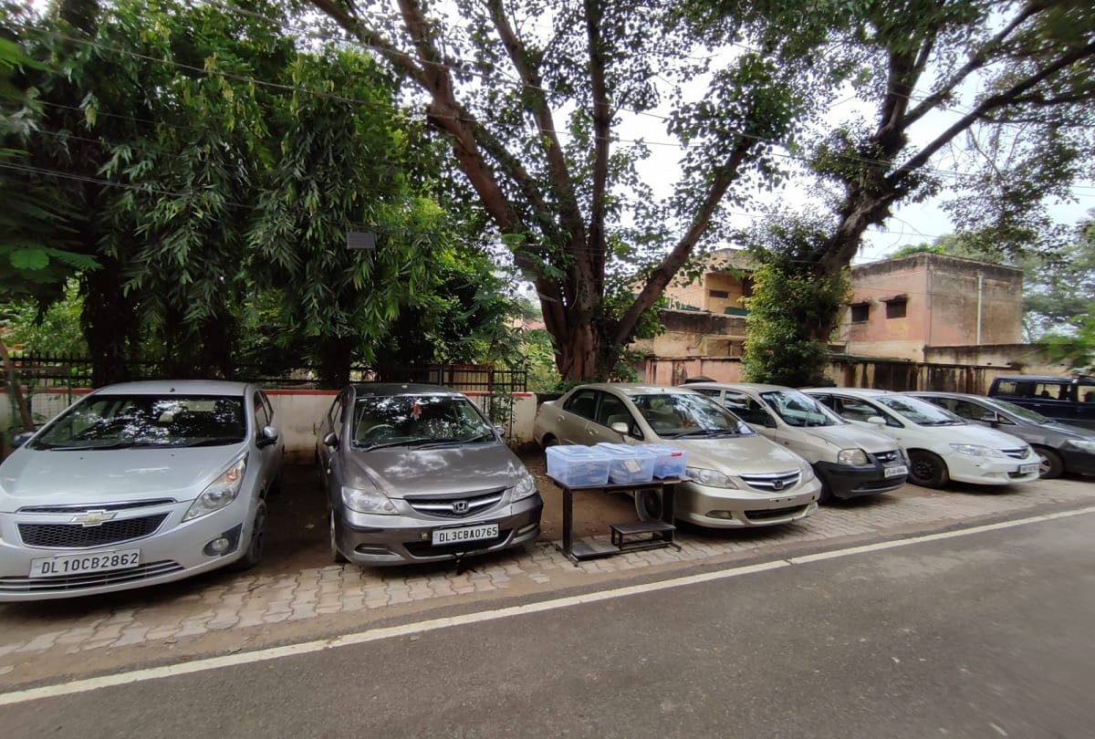 Ghaziabad Vehicle thief gang busted Each member had a different responsibility More than a hundred vehicles sold in Jammu and Kashmir