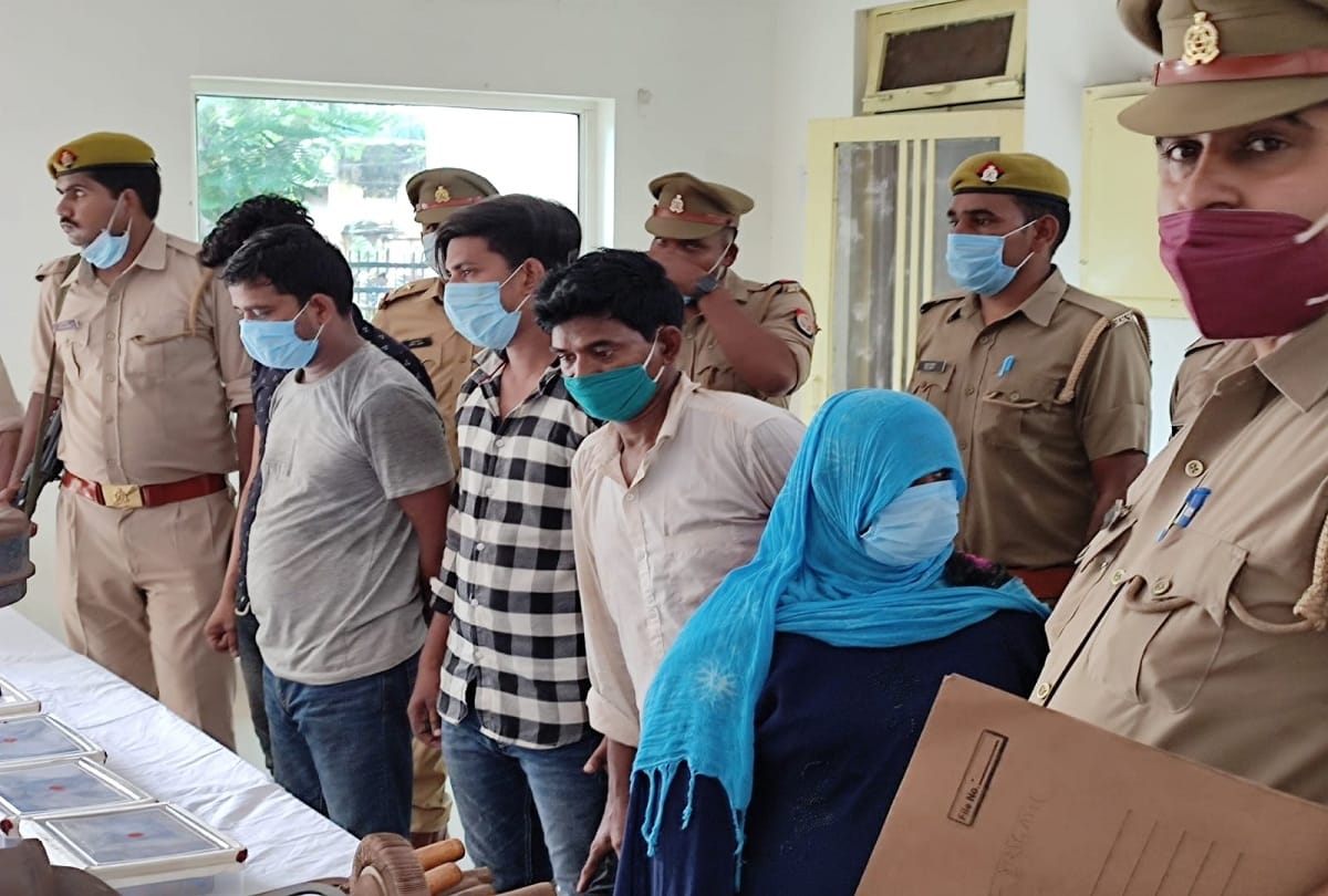 illegal  Arms factory busted Pistols were being made in the basement, artisans used to come from Munger
