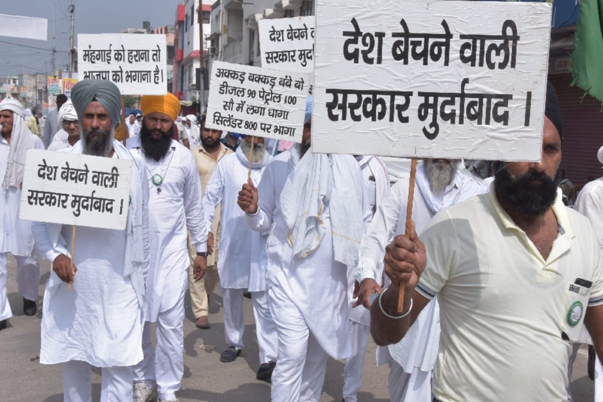 kisan Mahapanchayat in Muzaffarnagar: Rakesh Tikait reached Ghazipur border straight from the stage, did not step into home