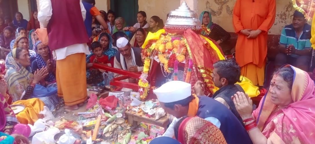 Mother Nanda met sister Chandika in Nandprayag
