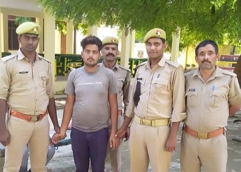 etawah news,Photo with pistol uploaded on Facebook, arrested