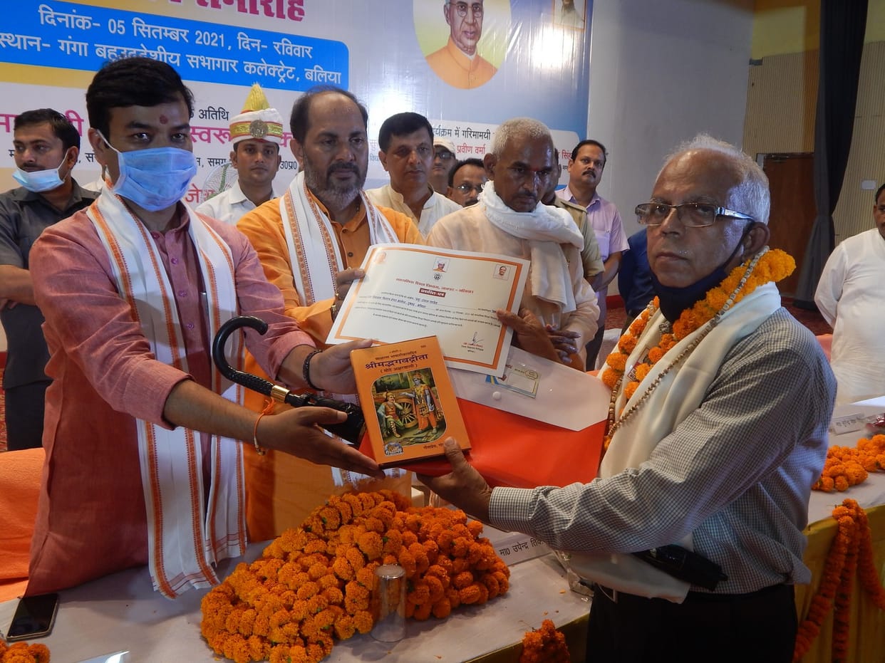 Teachers play an important role in building the character of the nation: Anand