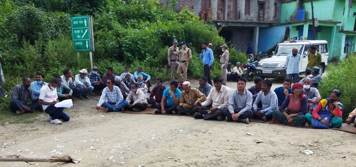 villagers protest against Lonvi