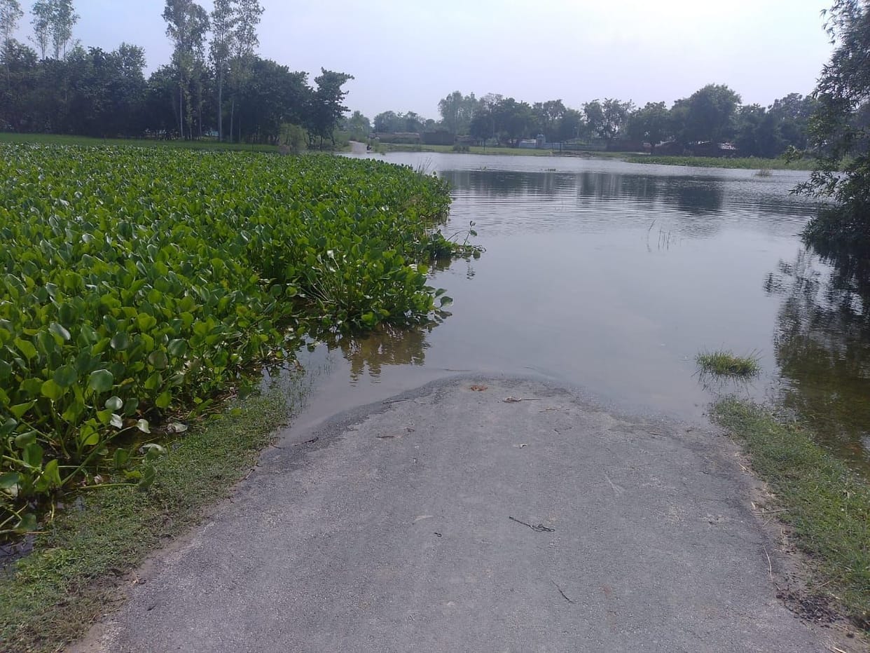 Flood water entered the villages, the way of six houses closed