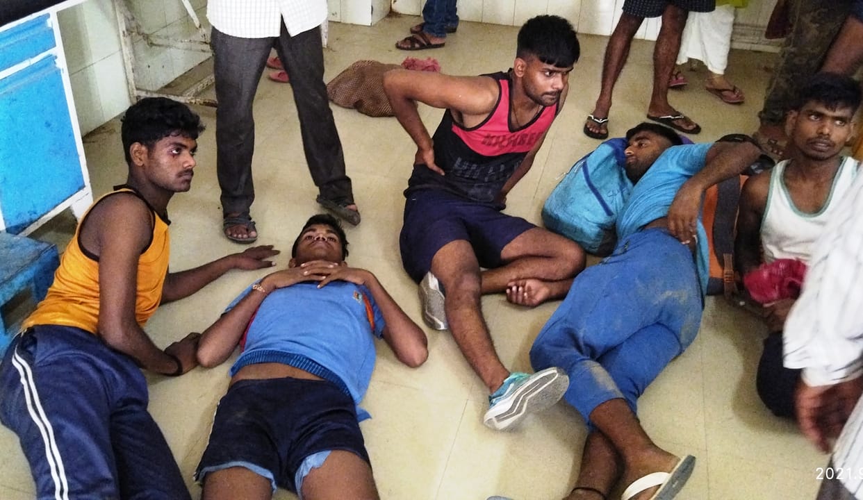 Speeding uncontrolled mini bus overturns, 11 candidates injured