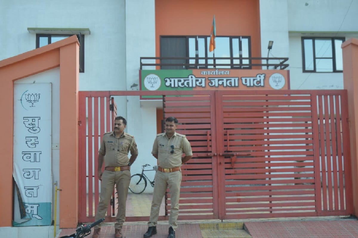Kisan Mahapanchayat: Police force was deployed at the house of Minister Sanjeev Balyan and BJP leaders in Muzaffarnagar