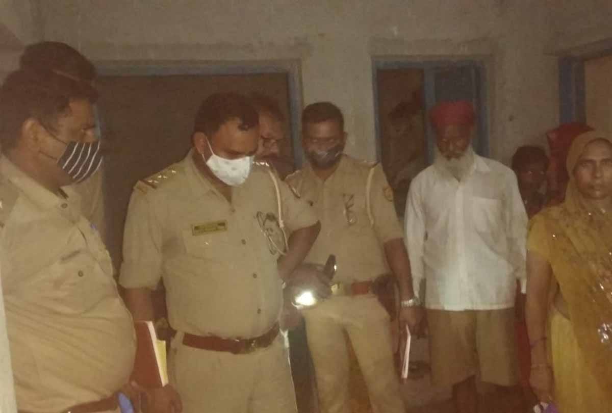 Farrukhabad: Wife brutally murdered by shovel, husband absconding leaving blood-stained corpse