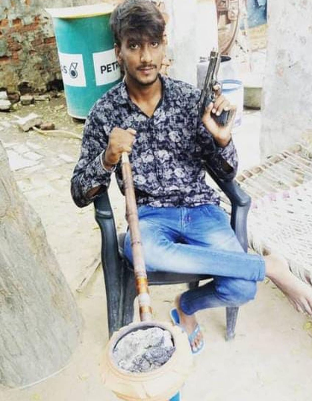 Video of two goes viral with gun
