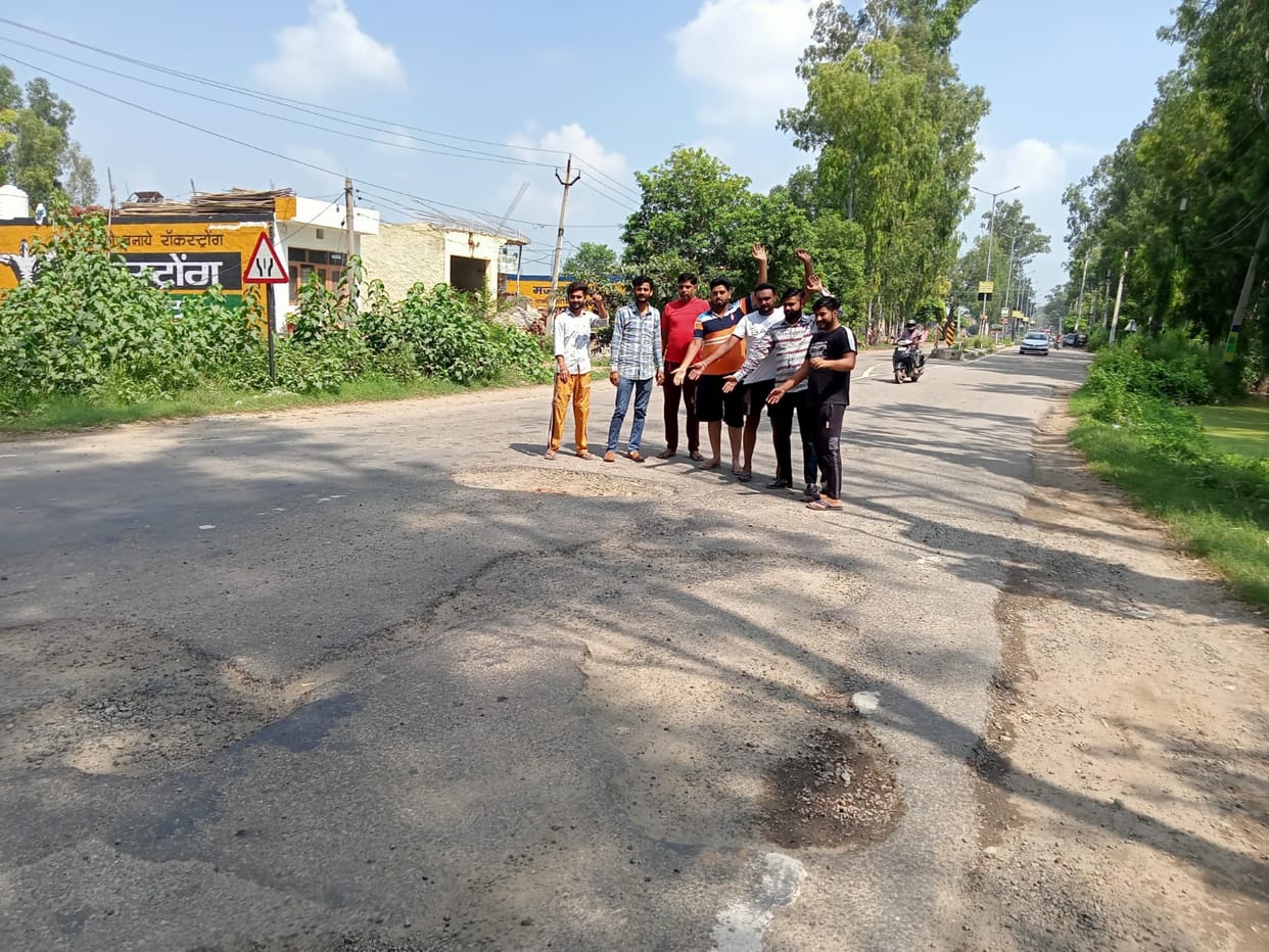 There are pits on the Barwala-Derabassi road, people losing their lives in accidents