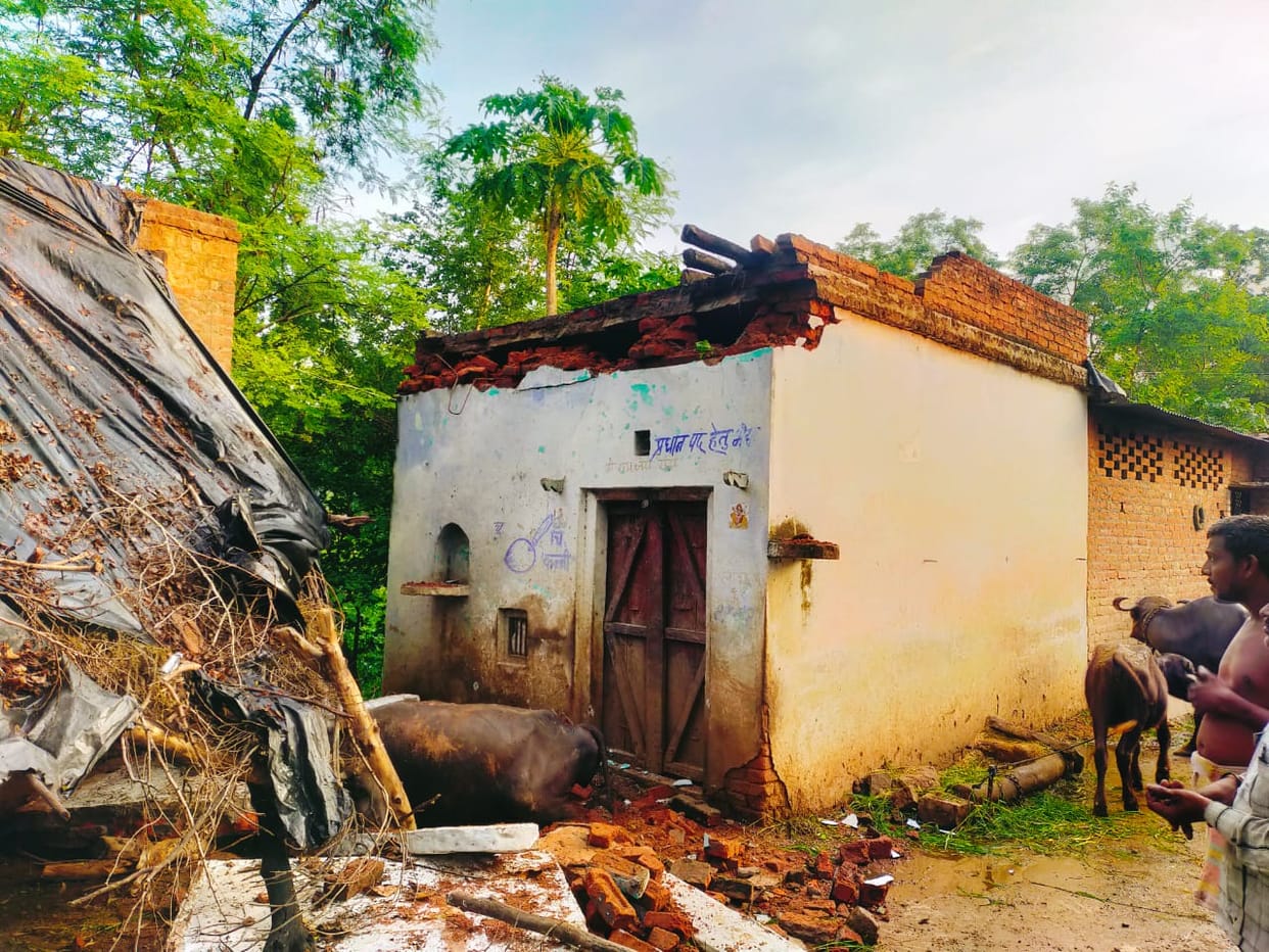 house damaged by thunder bolt