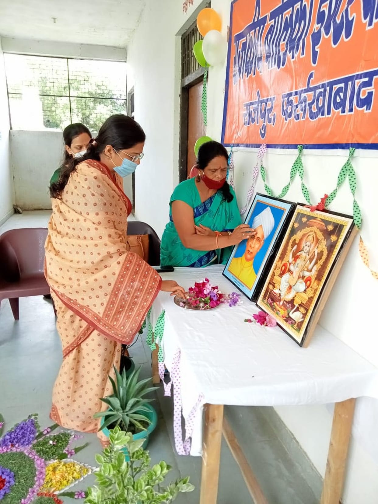 DM honored 74 teachers including Manorama