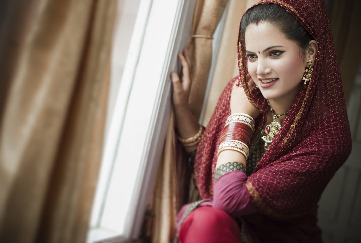 Married Women Fashionable Look How To Look Stylish in Saree